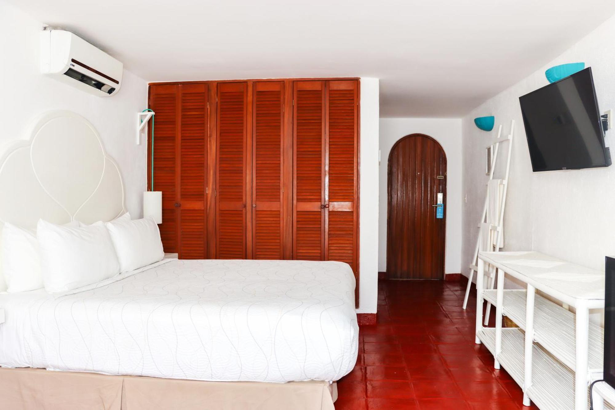 King Room with Pool View